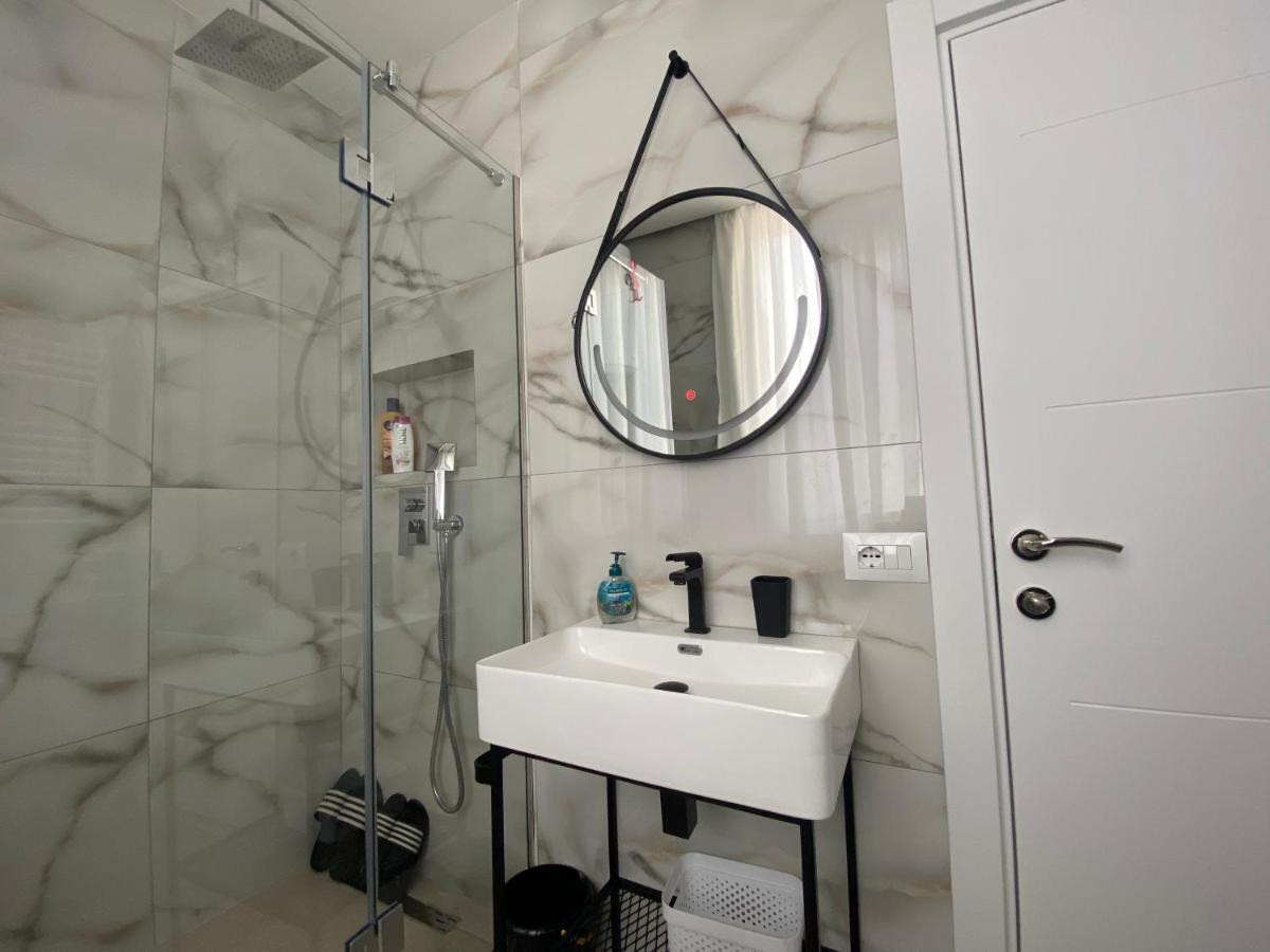Newly Renovated Apartment Tirana Exterior photo